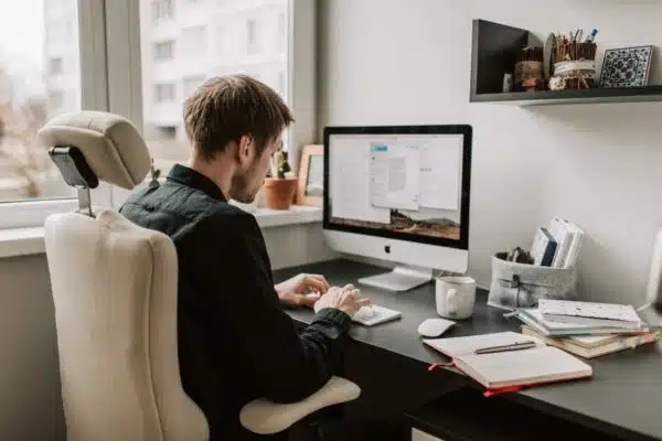 Équipements ergonomiques pour soulager les douleurs de l’arthrose : les recommandations incontournables