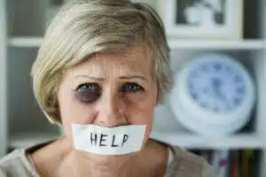 Lutte contre la maltraitance contre les seniors : que faire ?